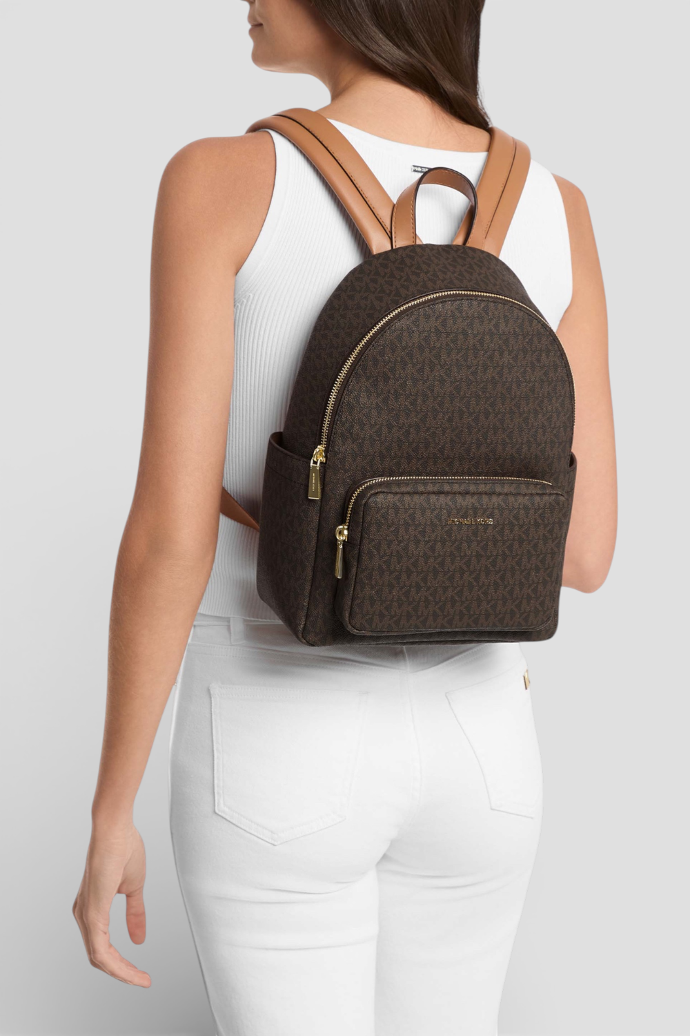 תמונת כל הלוק של תיק גב סייבל מדיום